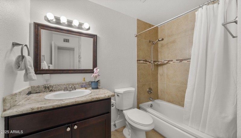 26-web-or-mls-Full Bathroom2