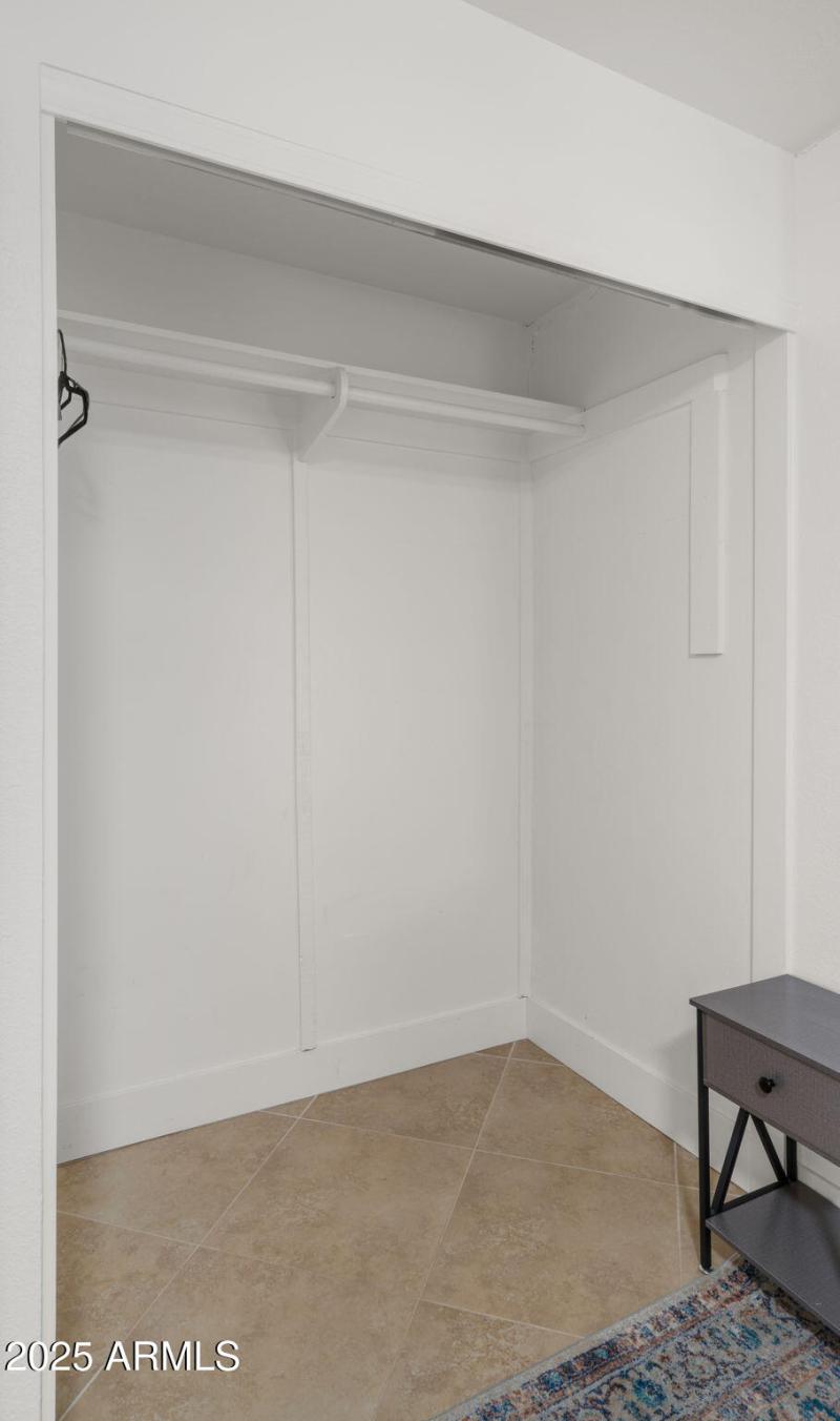 33-web-or-mls-Primary Bedroom3