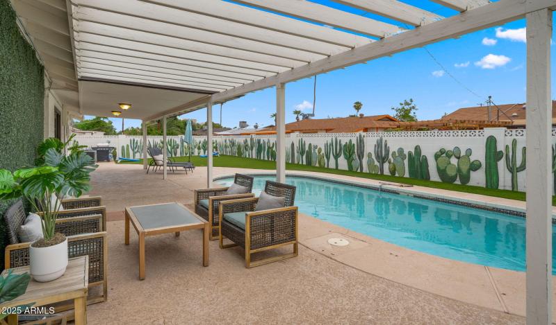 38-web-or-mls-Backyard5