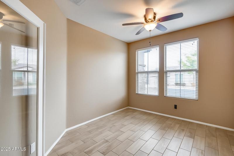 17957 W Fairview - Den