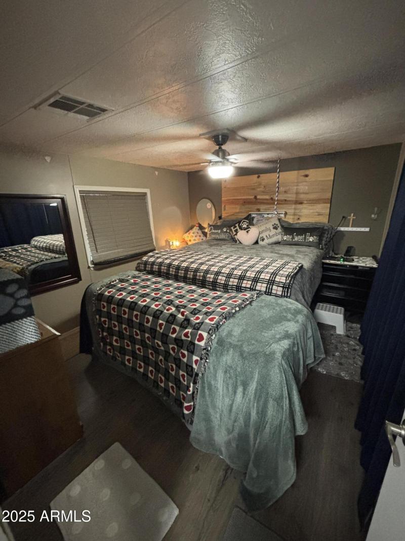 Space for Kingsize bed and more