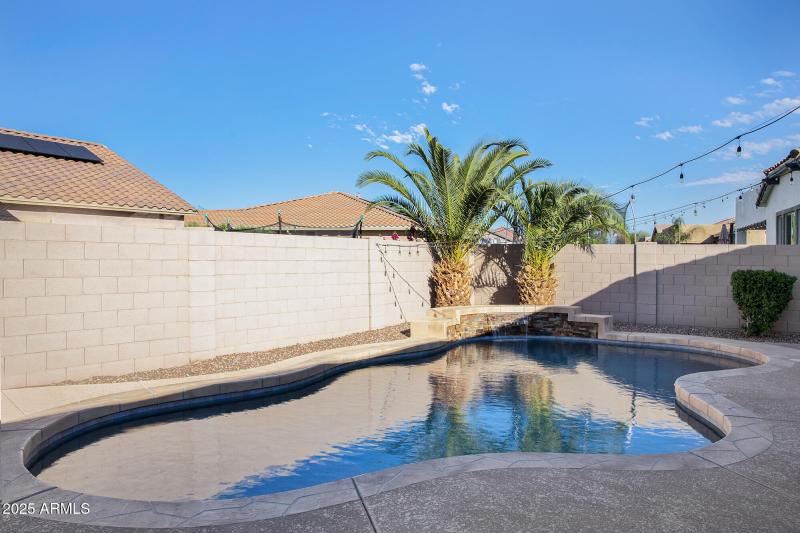 Cool Pool w/ Water Feature