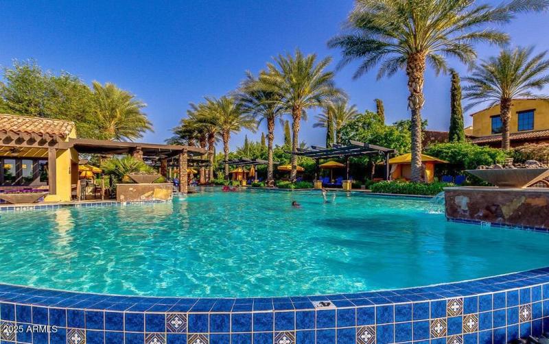 Solaz Pool w/ Swim Up Snack Bar