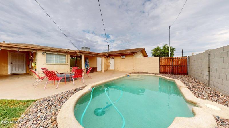 1421-W-Sixth-Pl-10112025_205348