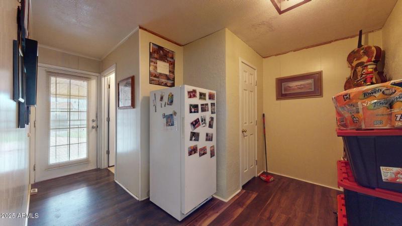 1421-W-Sixth-Pl-10112025_204045