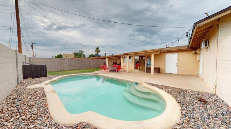 1421-W-Sixth-Pl-10112025_205439