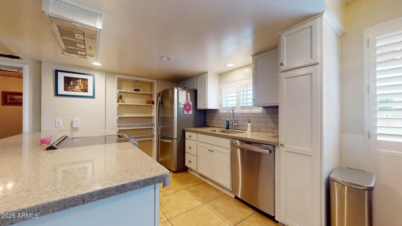 1421-W-Sixth-Pl-10112025_135004