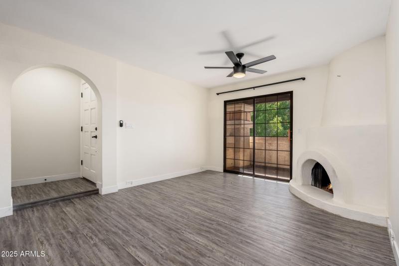 7557 N Dreamy Draw Dr UNIT 219 - 04