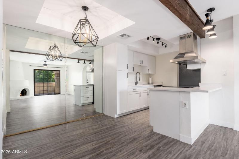 7557 N Dreamy Draw Dr UNIT 219 - 09