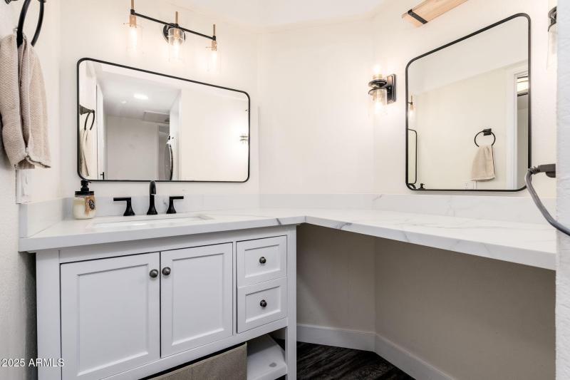 7557 N Dreamy Draw Dr UNIT 219 - 20