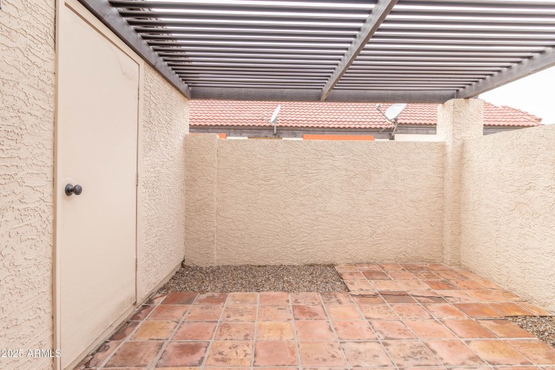 patio angle 3 (1 of 1)