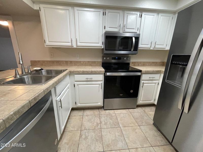 172E8200-9F24-4420-A318-3F0E751FB445