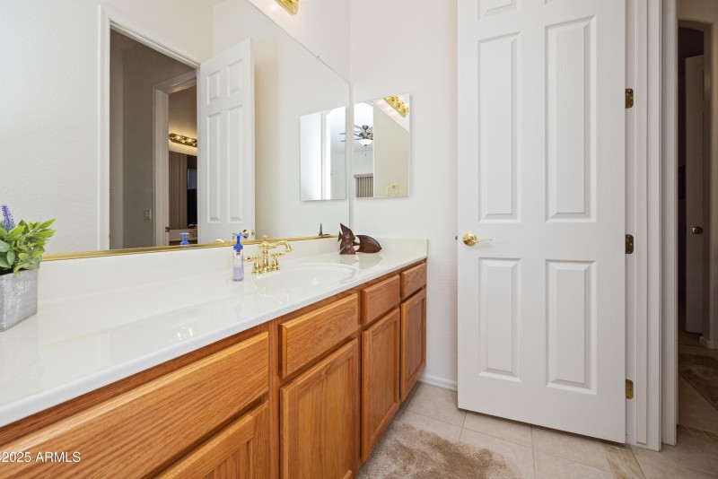 021_Jack and Jill Bathroom