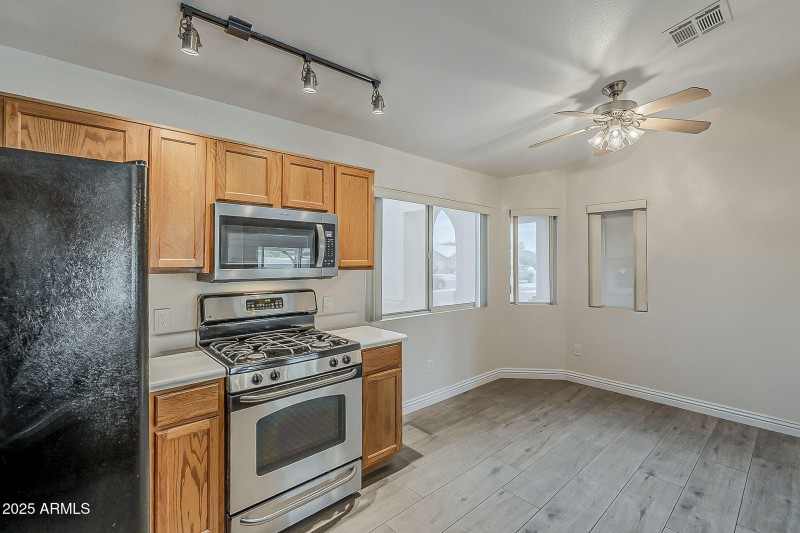 13-web-or-mls-Desert Bloom-13