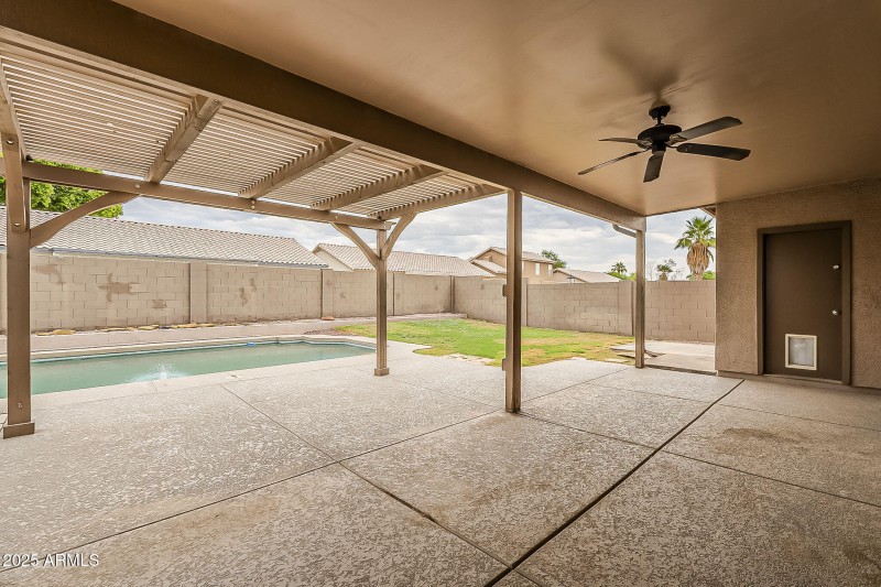 38-web-or-mls-Desert Bloom-38