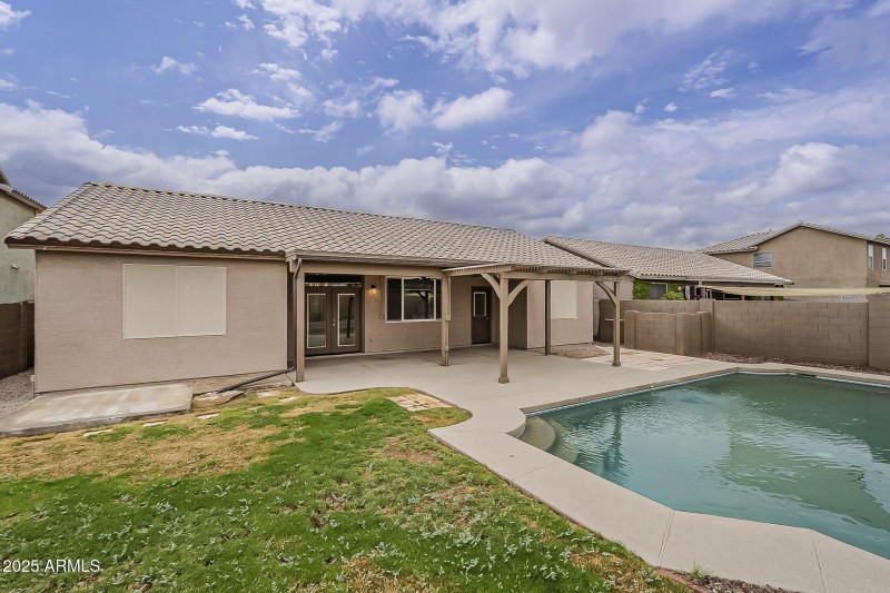 43-web-or-mls-Desert Bloom-43