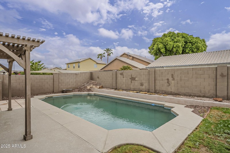 45-web-or-mls-Desert Bloom-45