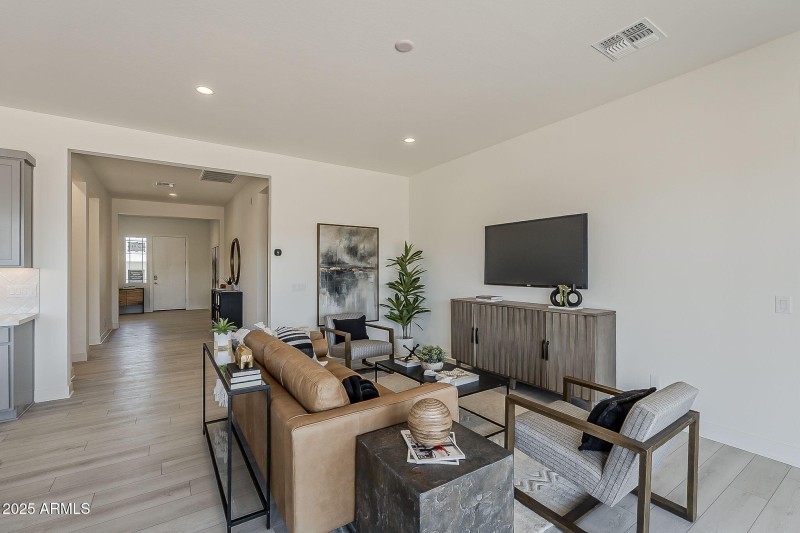 12-web-or-mls-Sunstone-12