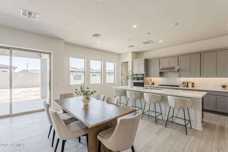 15-web-or-mls-Sunstone-15