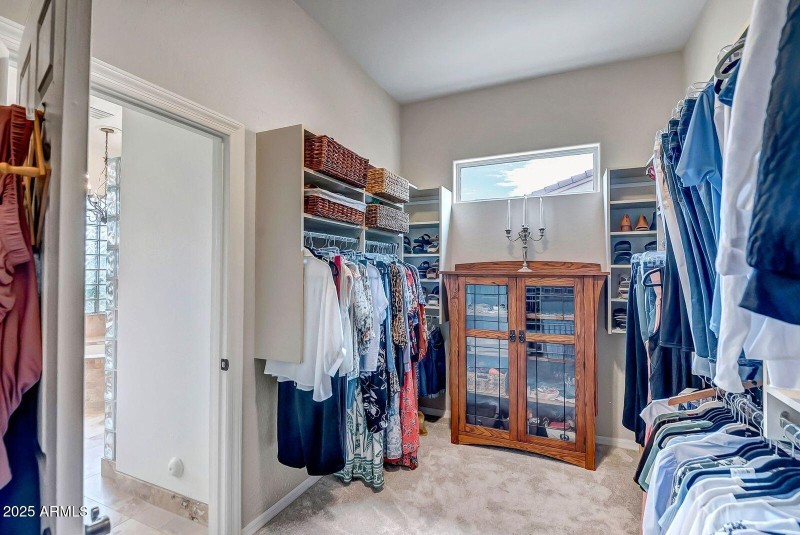 hr - main br walk in