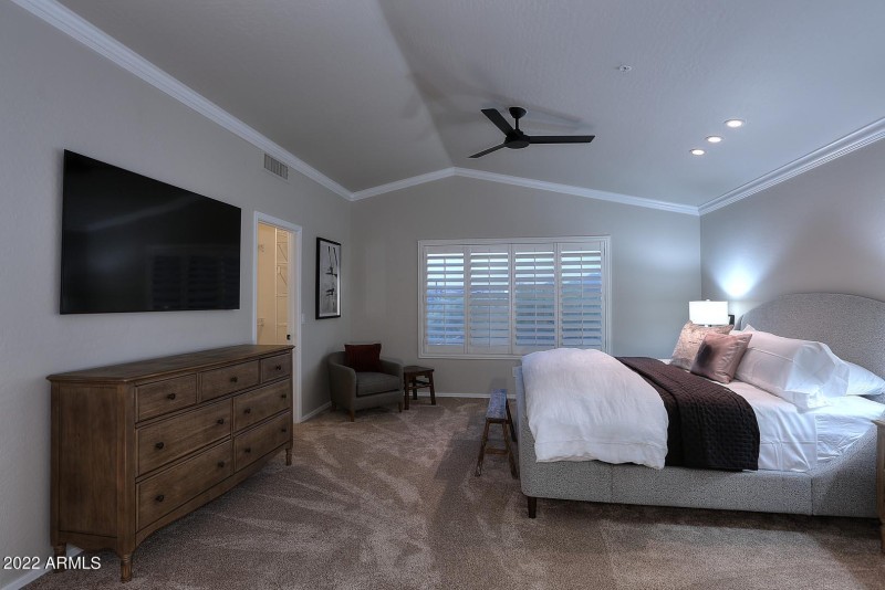 Night-Master Bedroom2