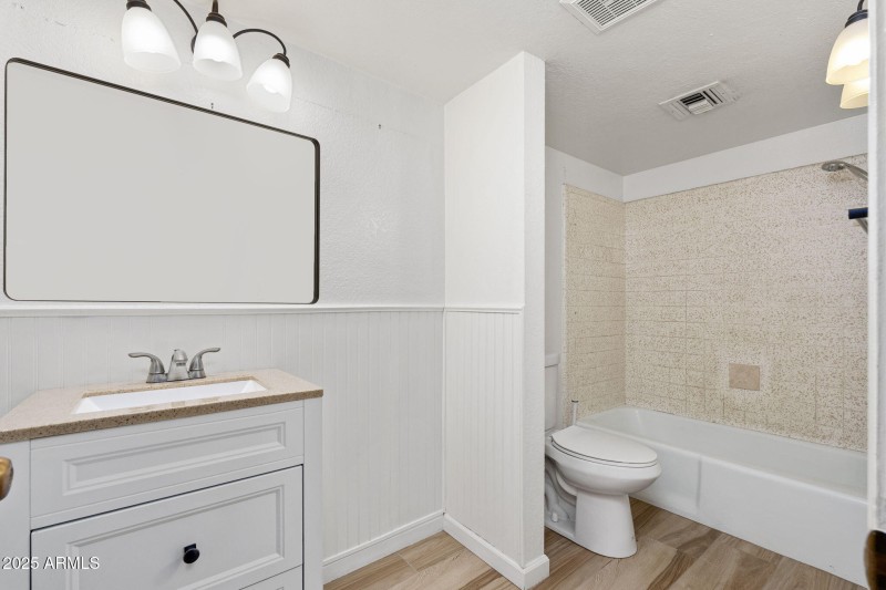 7604 N 46th Ave - 37