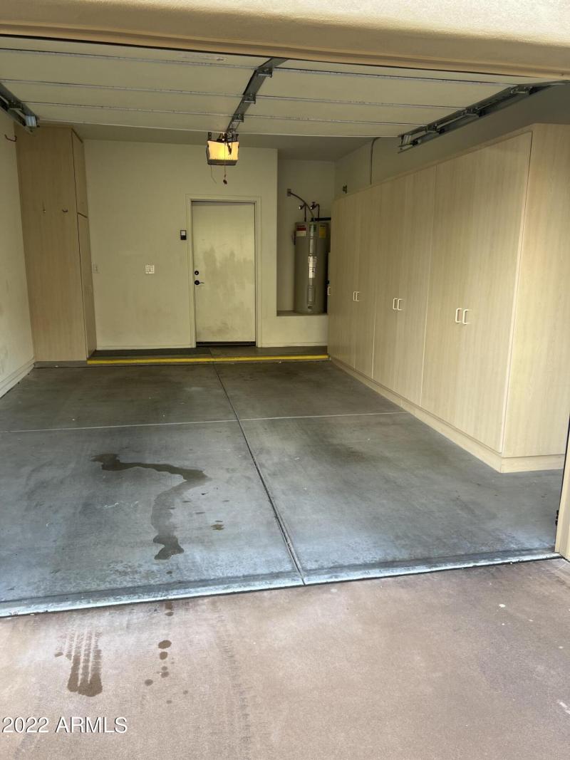 1 car gar with storage