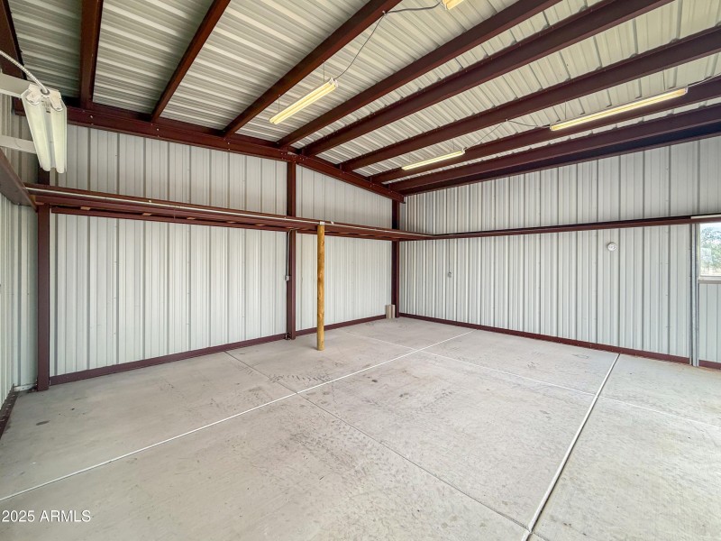 Detached garage/shop