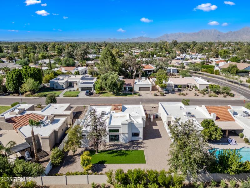 10-8313ETT-ocupix-SS