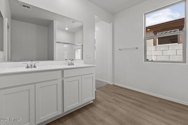 KBPHX_MIR_VentannadeEstrellas-Lot223_770