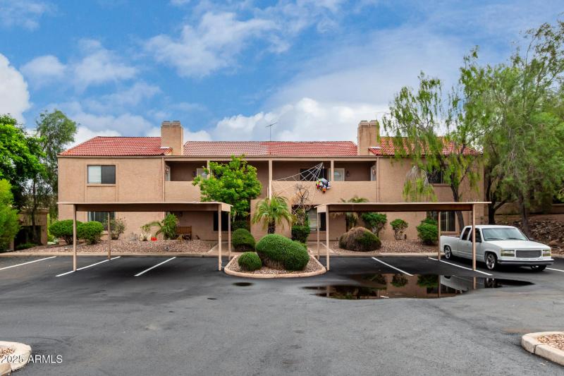 02 - Hamilton Exterior