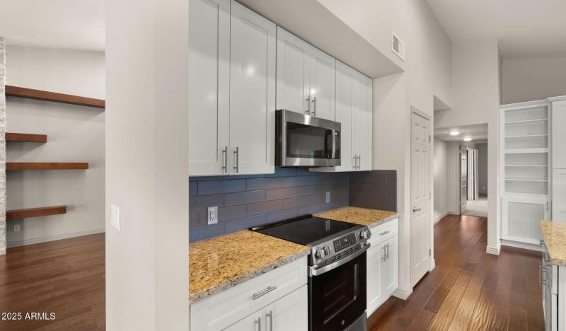 14-web-or-mls-Kitchen4