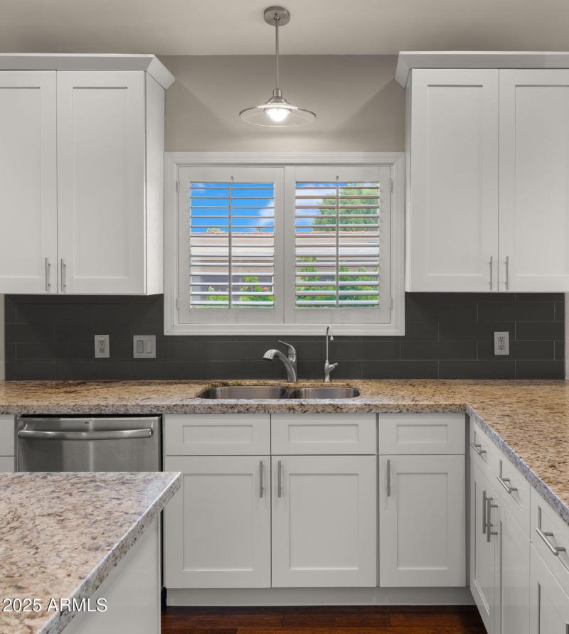 15-web-or-mls-Kitchen5