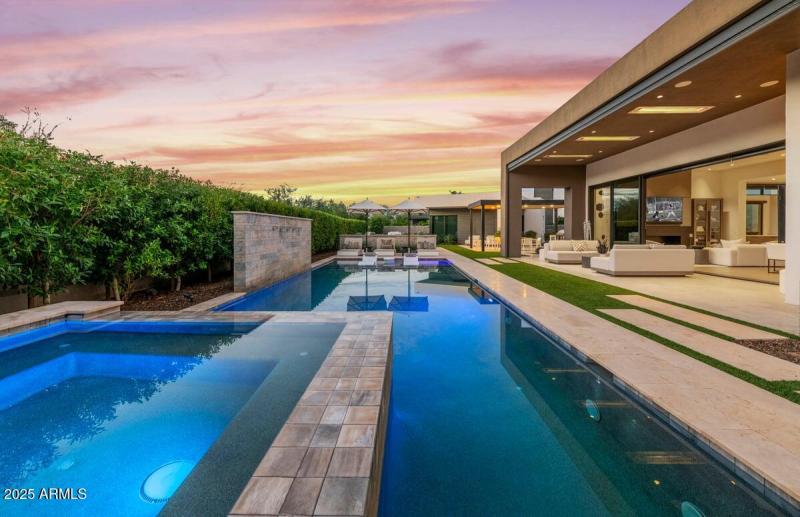 6802 E Joshua Tree Ln 92 TL