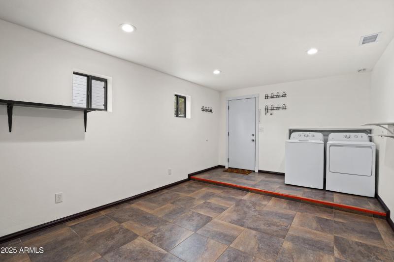 Laundry Room, Bonus Room or Office (1)