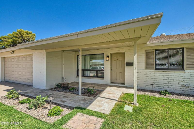 8356 E Palm Lane - Web Quality - 001 - 0