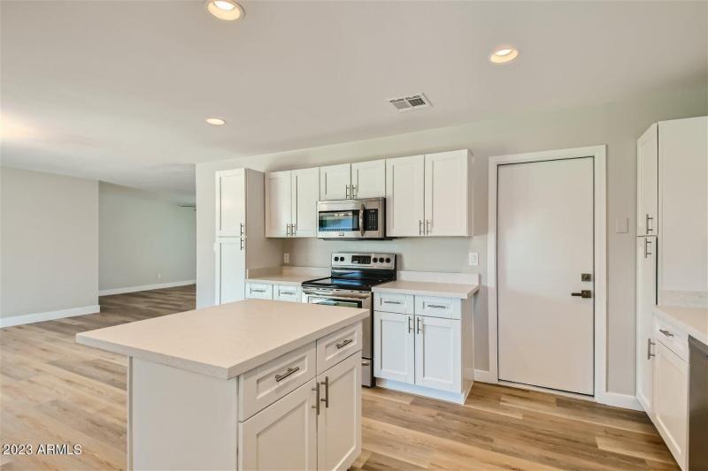 8356 E Palm Lane - Web Quality - 007 - 1