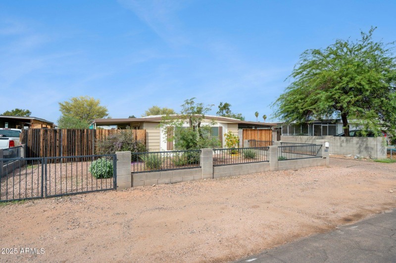 2-web-or-mls-2230-n-silverton-st