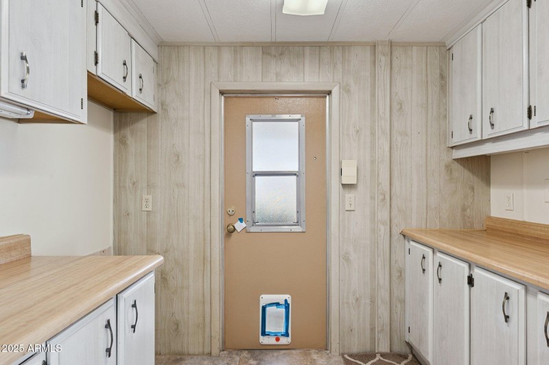 10-web-or-mls-2230-n-silverton-st