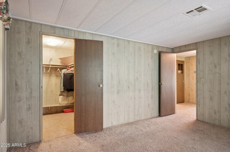 12-web-or-mls-2230-n-silverton-st