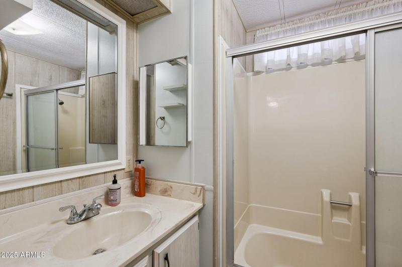 17-web-or-mls-2230-n-silverton-st