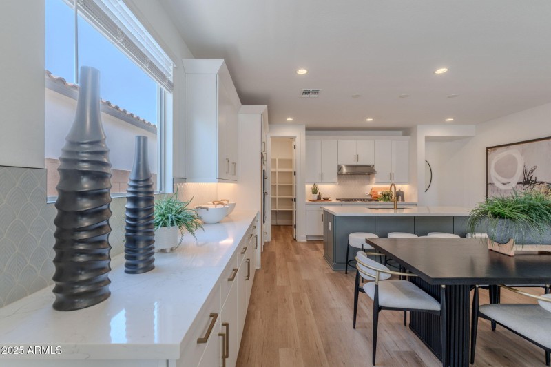 Kitchen w Ample Storage