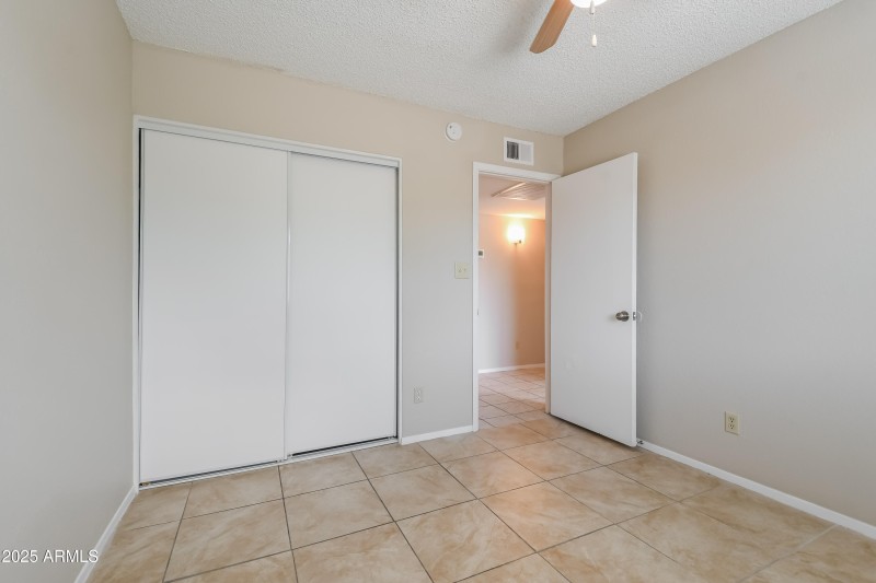 1022674.1101 W Campo Bello Drive - Bedro