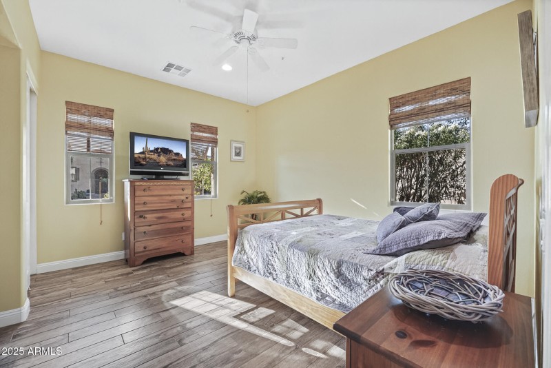 Virtual Stage Guest Bedroom