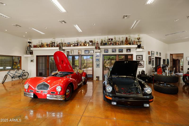 CAR COLLECTORS DREAM