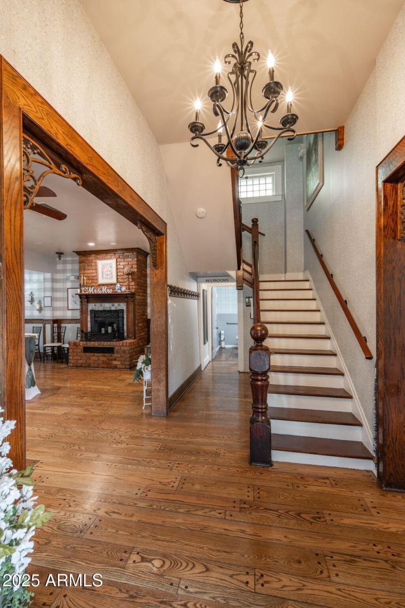 2-web-or-mls-2516-willow-creek-rd