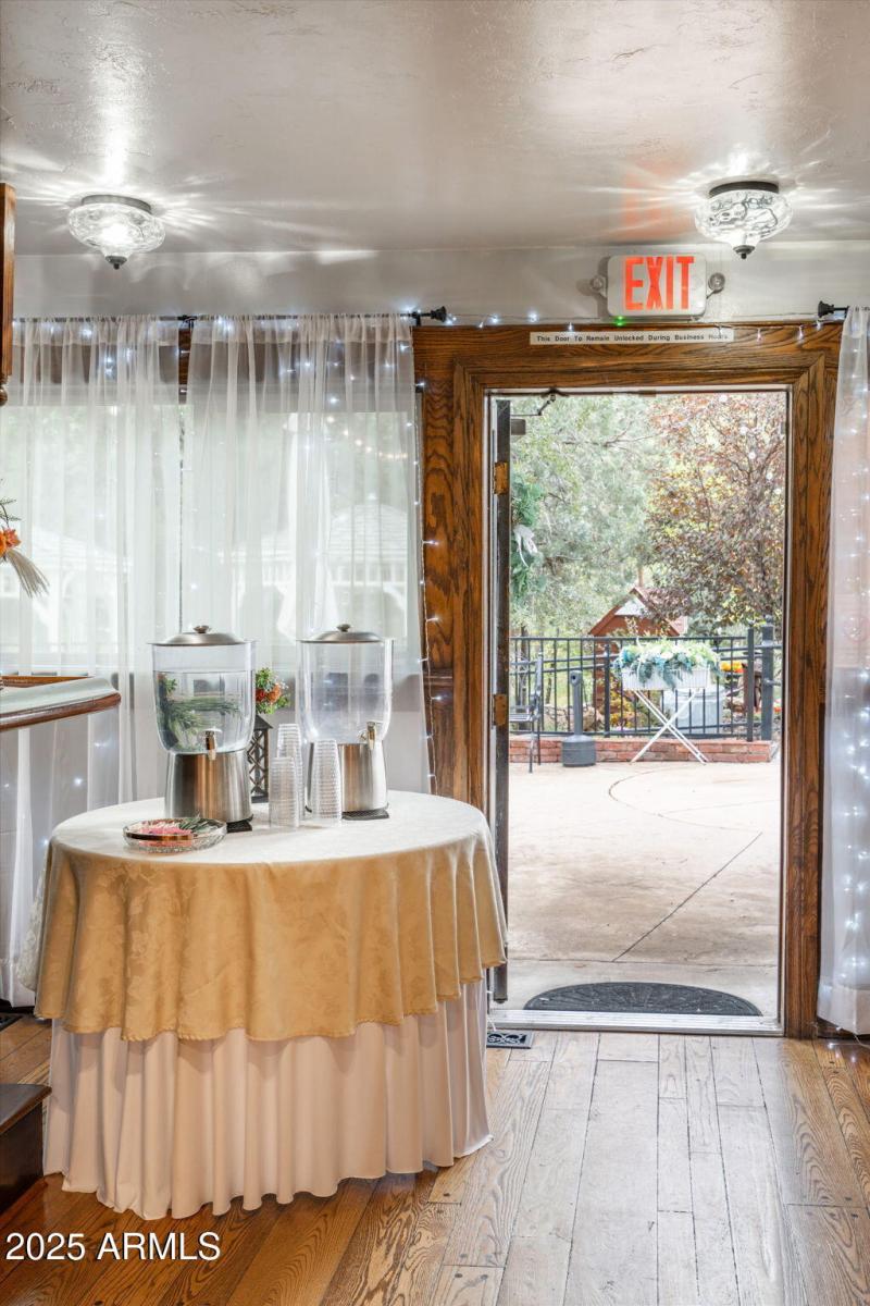 18-web-or-mls-2516-willow-creek-rd