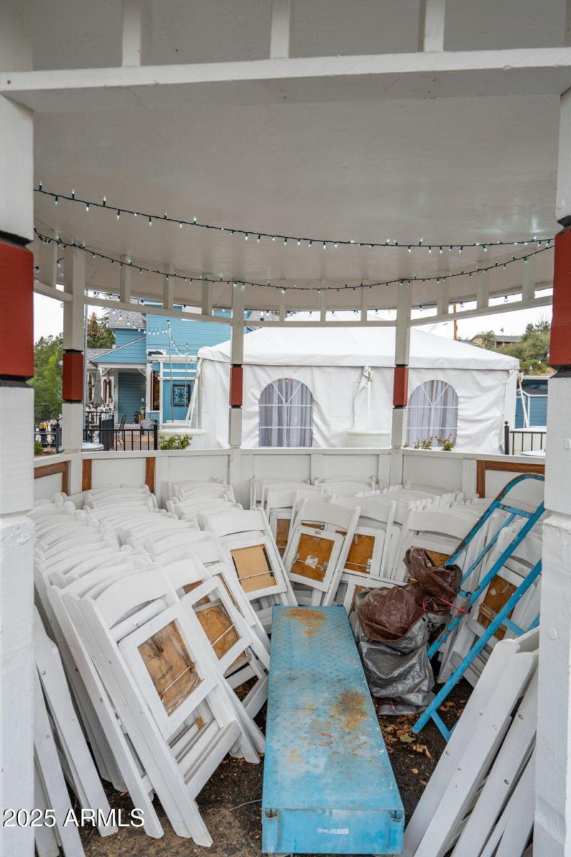 86-web-or-mls-2516-willow-creek-rd