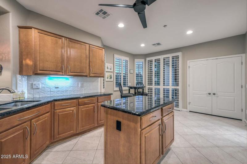 Kitchen-Breakfast Room