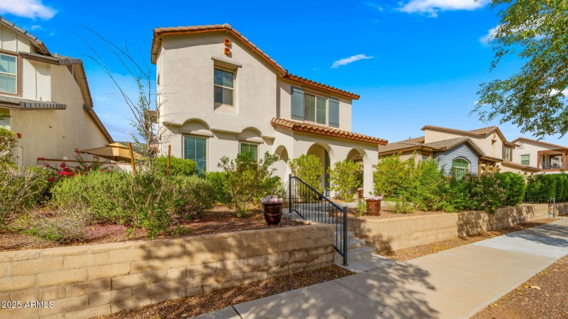 2-web-or-mls-Front yard4